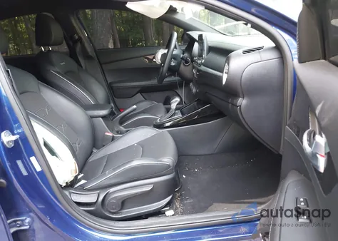 2021 Kia Forte Gt-Line z USA, uszkodzony, nr VIN 3KPF34AD4ME285003